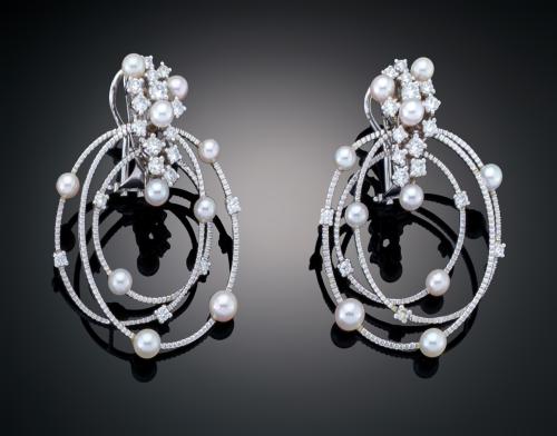 PENDIENTES CON PERLAS Y DIAMANTES EN ORO BLANCO DE 18 K 