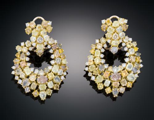 PENDIENTES CON DIAMANTES FANCY YELLOW EN ORO AMARILLO DE 18