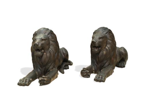 Pareja de leones en bronce