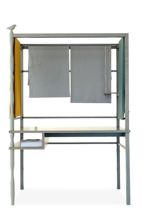 17   -  <p><span class="object_title">Escritorio diseño de Marie Christine Dorner.<br/>Modelo Koya<br/>Estructura de fresno macizo color antracita<br/></span><br></p>