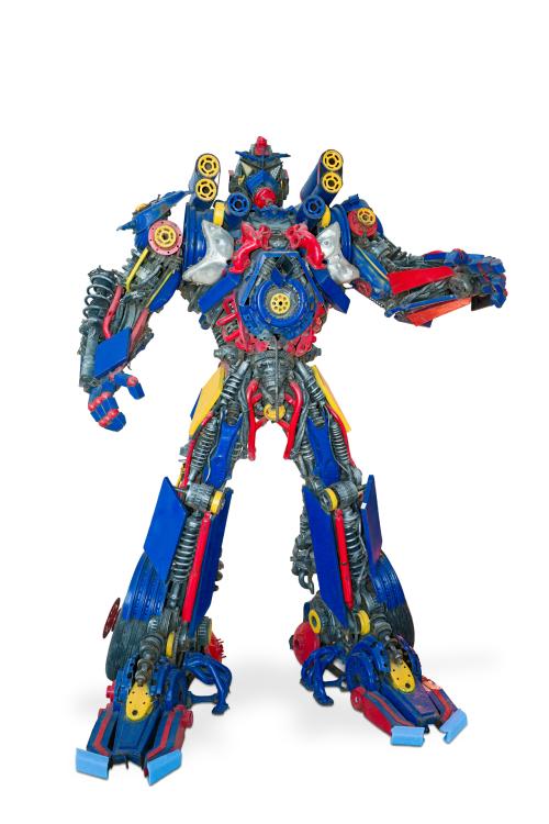 113   -  <p><span class="object_title">Gram transformer en materiales reciclados de partes mecánicas. </span><br></p>