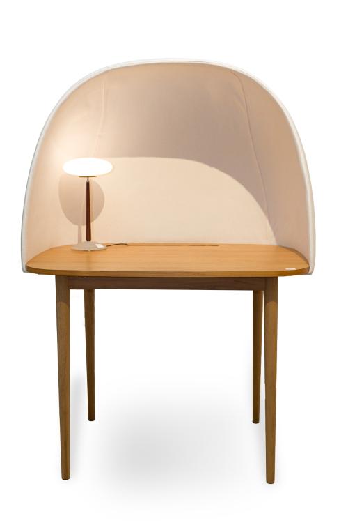 GAMFRATESI para LIGNE ROSET.Escritorio modelo "Rewrite" e