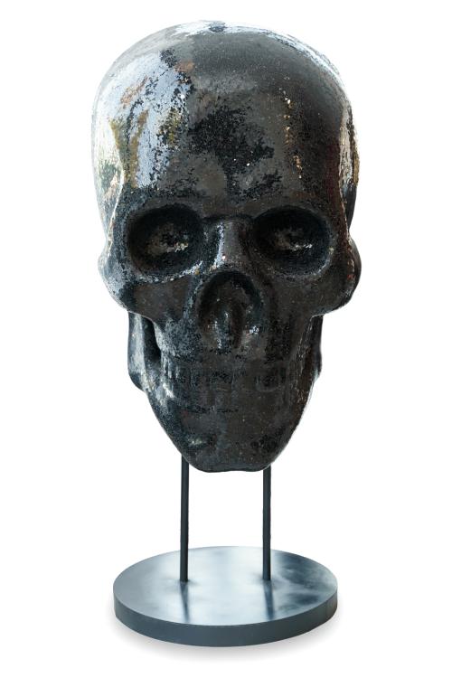"Big skull"Escultura en fibra de vidrio y acero
