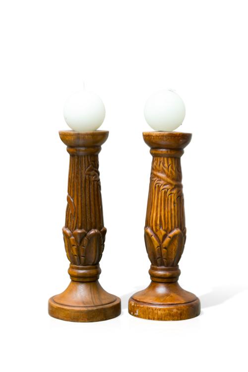 Pareja de hacheros en madera