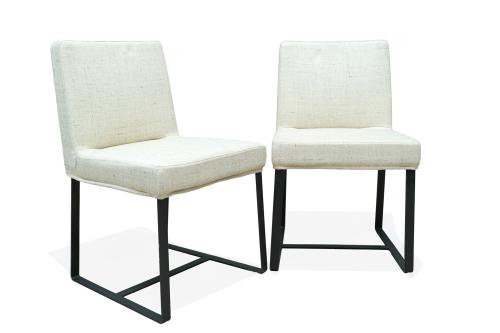 Pareja de sillas de la firma HALIFAX modelo Fosca.Patas e