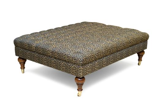 FENDI.Puff tapizado con estampado leopardo y acabado capi