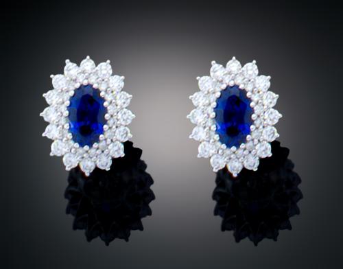 PENDIENTES CON DIAMANTES Y ZAFIROS EN ORO BLANCO DE 18 K