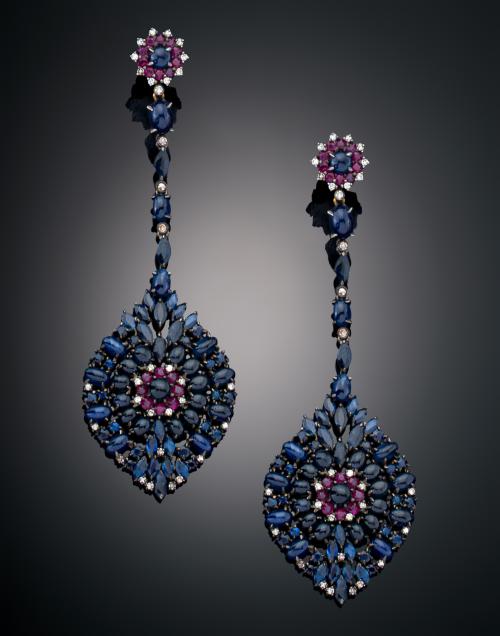 PENDIENTES LARGOS CON ZAFIROS, RUBÍES, DIAMANTES EN PLATA