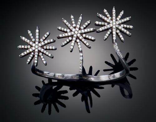 SORTIJA DOBLE DE TRES FLORES CON DIAMANTES EN PLATA