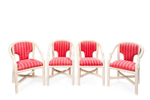 Juego de comedor en mimbre pintado en blanco formado por me