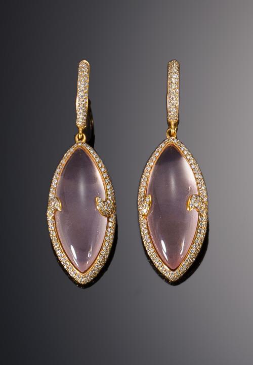583   -  <p><span class="object_title">Esplèndidos pendientes de cuarzo y diamantes</span></p>