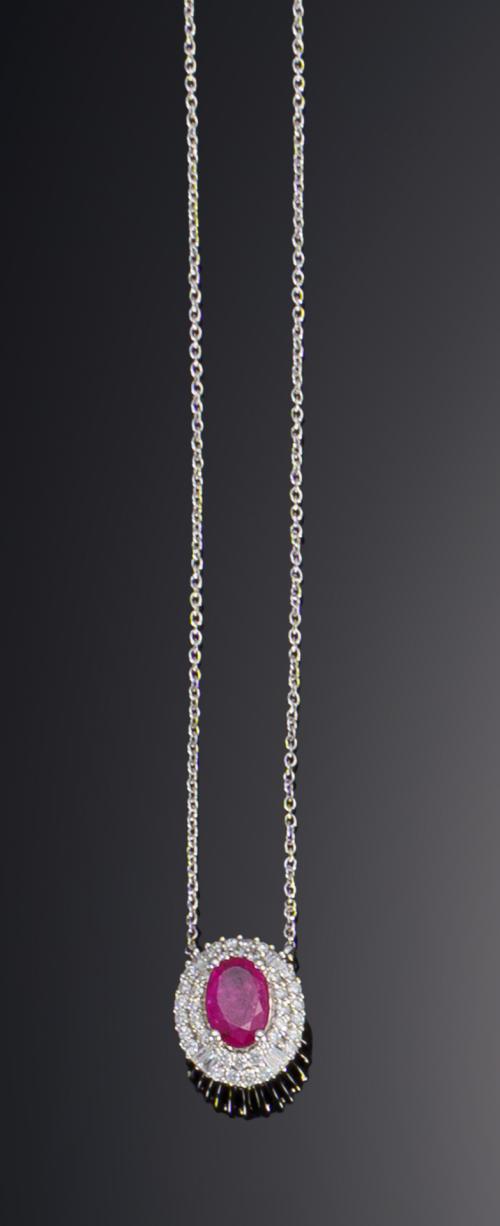 531   -  <p><span class="object_title">Colgante con rubìe y diamantes</span></p>