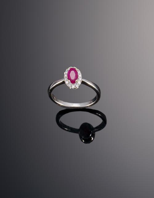 532   -  <p><span class="object_title">Sortija rubí y diamantes </span></p>