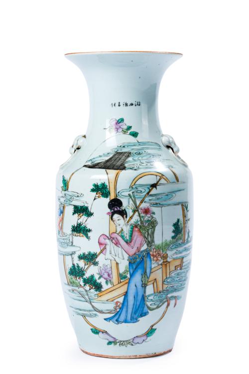 Jarrón en porcelana china, época 1ª República (1912-1949).