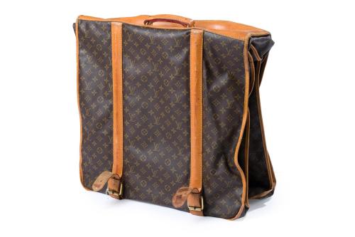 LOUIS VUITTON, Portatrajes en piel con diseño Monogram