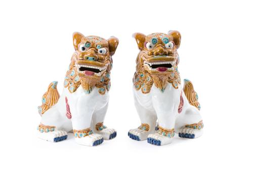 Decorativa pareja de leones de Foo en cerámica esmaltada y 