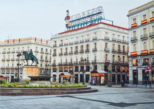 IVÁN ABANADES (Madrid, 1977), La Puerta del Sol más sola qu