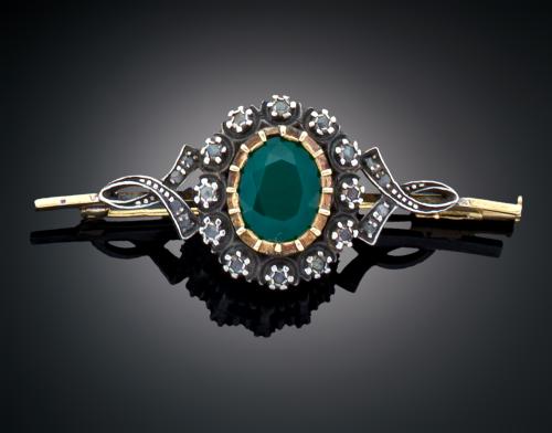 ALFILER ESTILO ANTIGUO CON ÁGATA VERDE Y DIAMANTES EN ORO A