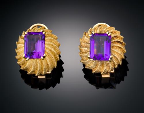 PENDIENTES GALLONADOS CON AMATISTAS EN ORO AMARILLO DE 18 K