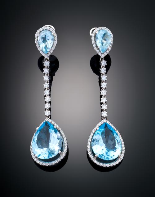 PENDIENTES LARGOS EN LÁGRIMAS DE TOPACIO Y DIAMANTES EN ORO