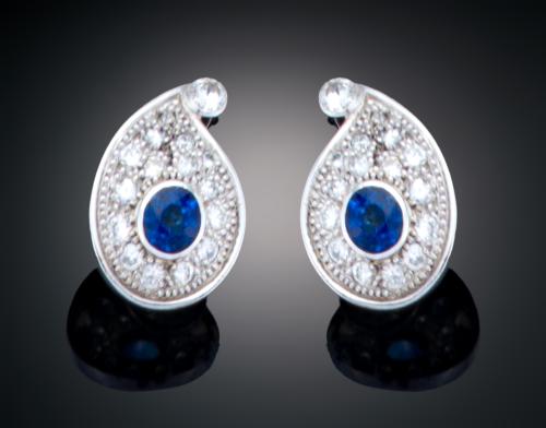 PENDIENTES CON ZAFIRO Y DIAMANTES EN ORO BLANCO DE 18 K 