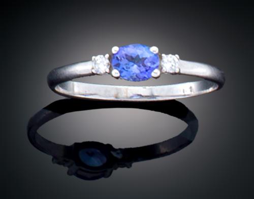 SORTIJA CON TANZANITA Y DIAMANTES EN ORO BLANCO DE 18 K