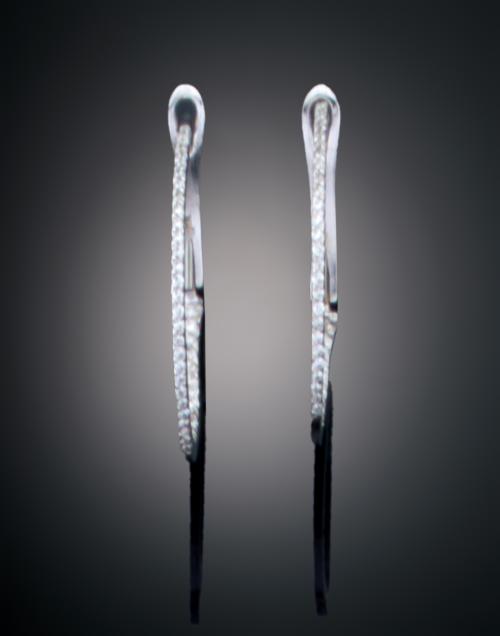 AROS REDONDOS CON DIAMANTES EN ORO BLANCO DE 18 K