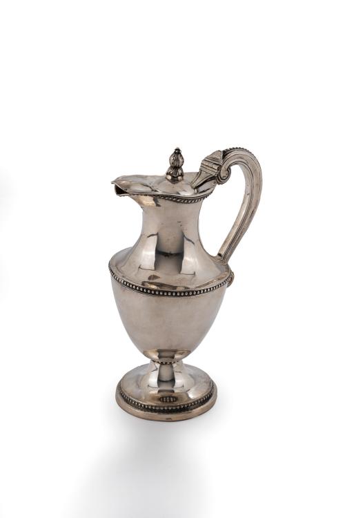 94   -  <p><span class="object_title">Jarra con tapa en plata española punzonada con marcas de Antonio Martinez, Madrid, 1782. </span><br></p>