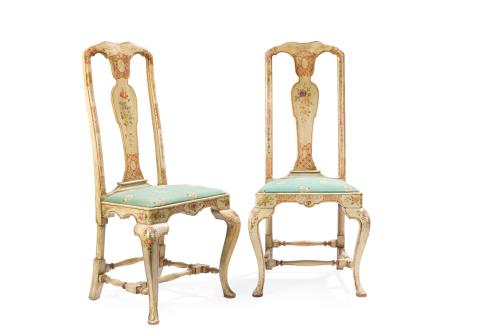 Pareja de sillas venecianas, principios s. XX.En madera t