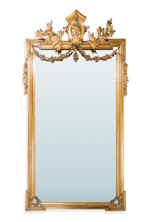 Espejo Napoleón III, Francia c. 1870.En madera tallada y 