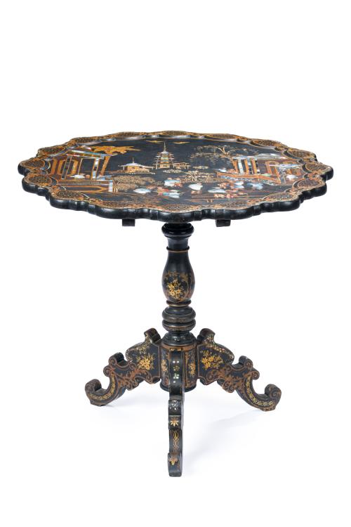 Velador chino "tilt top" en madera lacada en negro, Dinastí