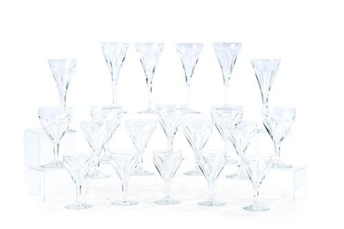 BACCARAT.Cristalería de Baccarat en vidrio incoloro para 