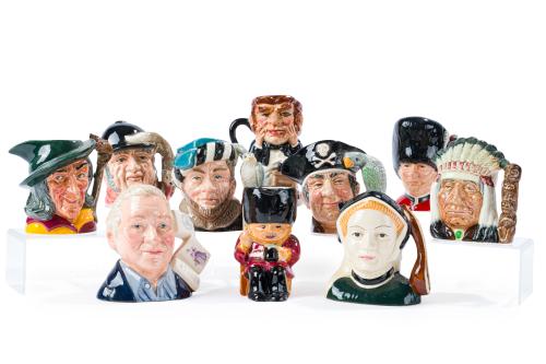 237   -  <p><span class="object_title">Lote formado por 25 jarras en cerámica esmaltada Royal Doulton, Inglaterra, S. XX representando diferentes personajes.</span><br></p>