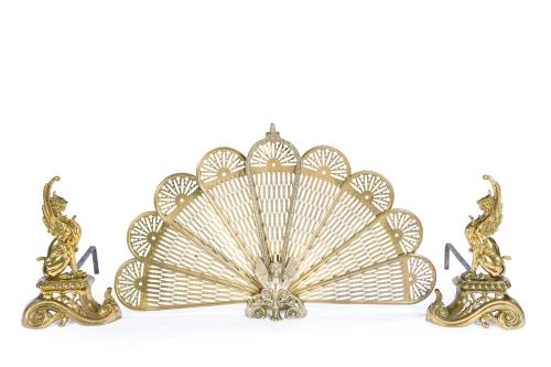 Pareja de morillos de chimenea  en bronce dorado con esfing