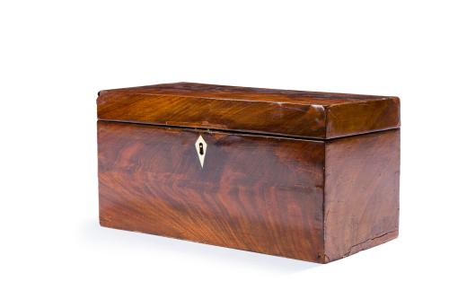 Caja de té en madera de caoba, Inglaterra, finales. s. XIX.