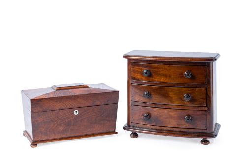 Lote formado por caja para te victoriana en madera de caboa