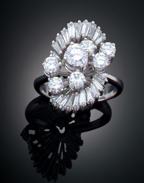 SORTIJA BAILARINA CON DIAMANTES EN ORO BLANCO DE 18 K