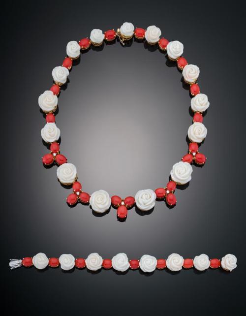 COLLAR DE ROSAS EN CORAL BLANCO Y  ROJO CON DIAMANTES EN OR