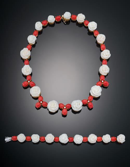 PULSERA DE ROSAS EN CORAL ROJO Y BLANCO CON DIAMANTES EN OR