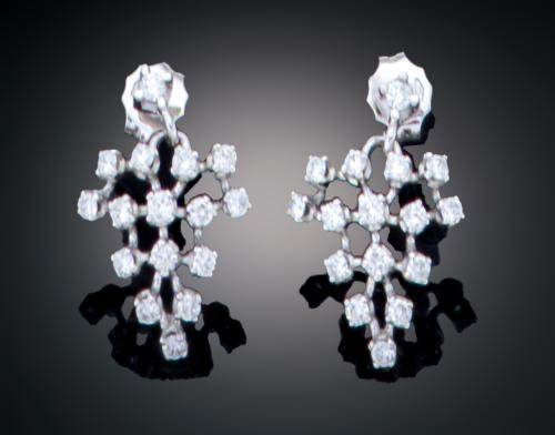PENDIENTES CON DIAMANTES EN ORO BLANCO DE 18 K