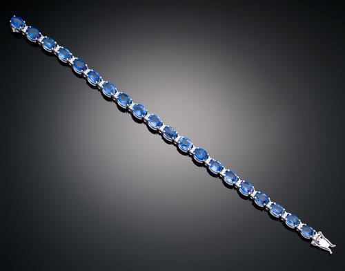 PULSERA CON ZAFIROS Y DIAMANTES EN ORO BLANCO DE 18 K