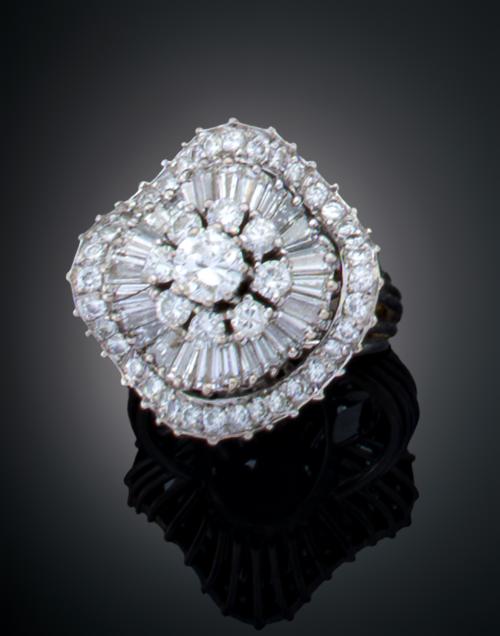 SORTIJA BAILARINA CON DIAMANTES EN ORO BLANCO DE 18 K