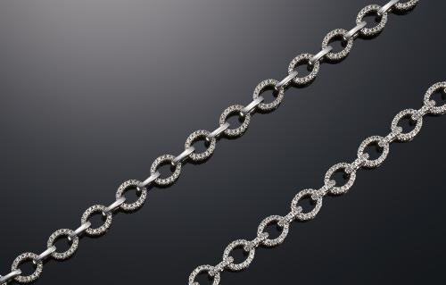 548   -  <p><span class="object_title">Pulsera de eslabones con diamantes </span></p>