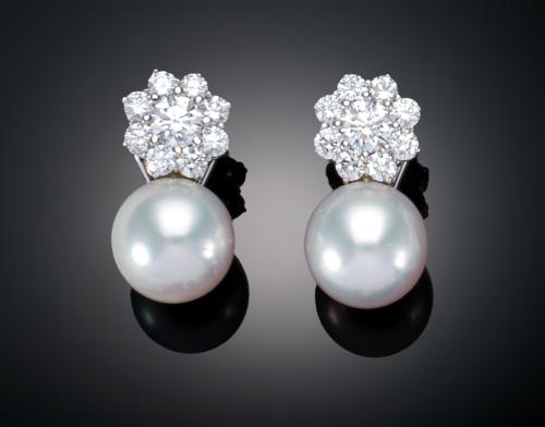 PENDIENTES ROSETÓN CON DIAMANTES Y PERLA CULTIVADA EN ORO B