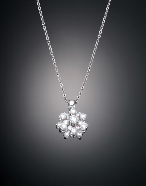 CADENA CON COLGANTE ROSETÓN Y DIAMANTES EN ORO BLANCO DE 18