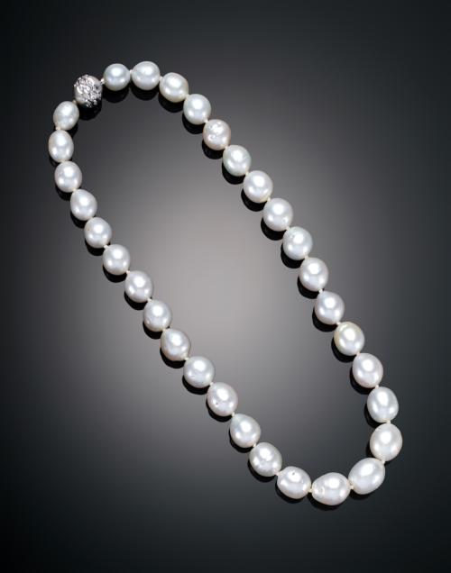 COLLAR DE PERLAS CULTIVADAS AUSTRALIANAS CON CIERRE EN ORO 