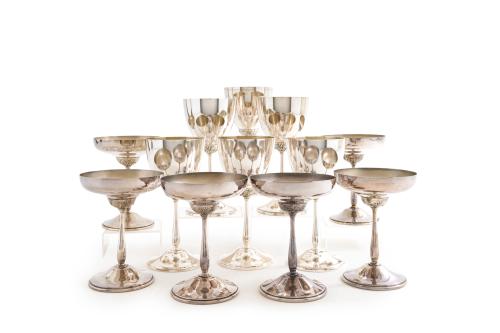 Juego de 6 copas de vino y 6 copas de champagne en plateado