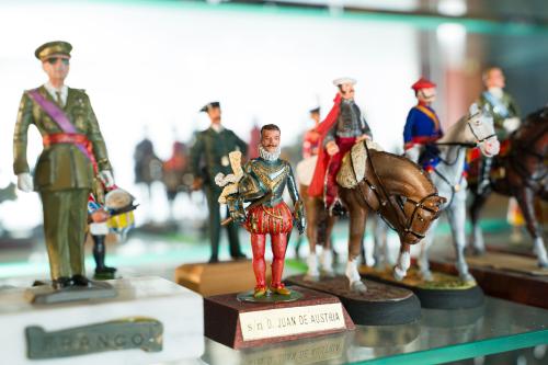 Gran colección de figuras de plomo pintadas a mano de solda