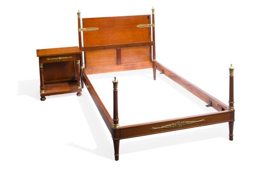 Juego de dormitorio formado por cama y mesita de noche esti