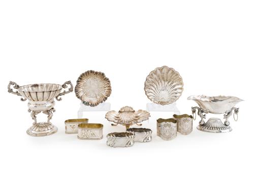 Variado lote de mesa en plata española punzonada formado po
